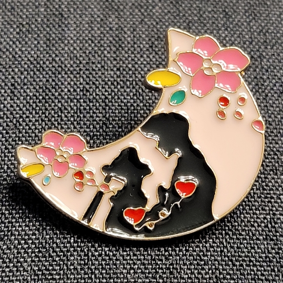 SAILOR MOON In Love 90s Anime & Manga Enamel Pin - Picture 2 of 11